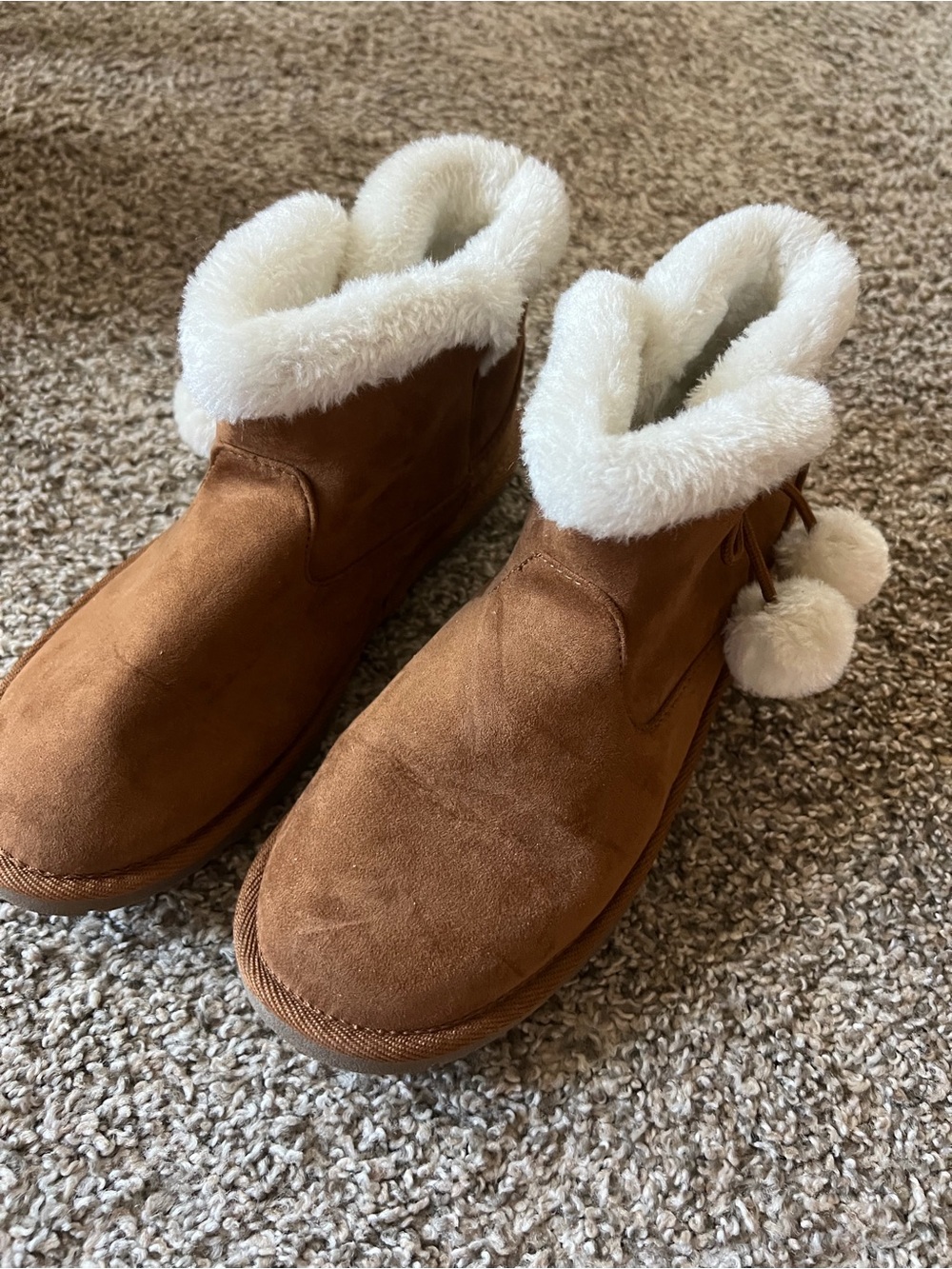 Arizona Snowcap Chestnut Brown Faux Fur Pom Pom Ankle Boots Women’s 8
